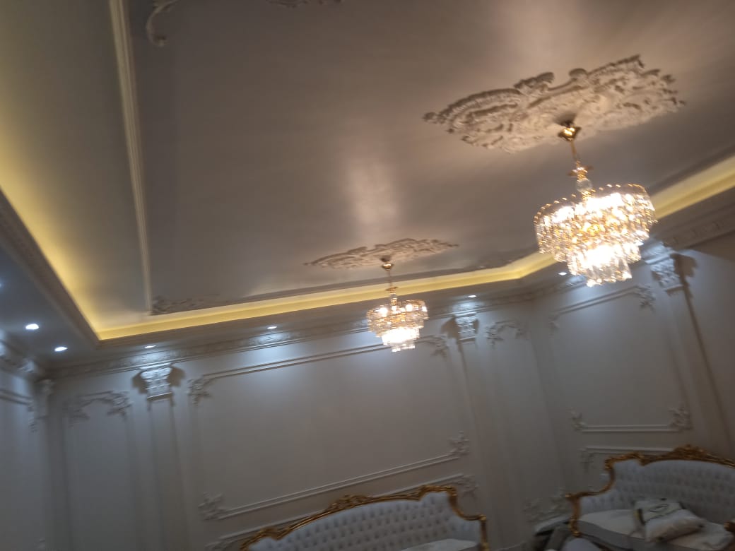 Classic Majlis and Dining – Gypsum, Painting and Chandeliers image 3