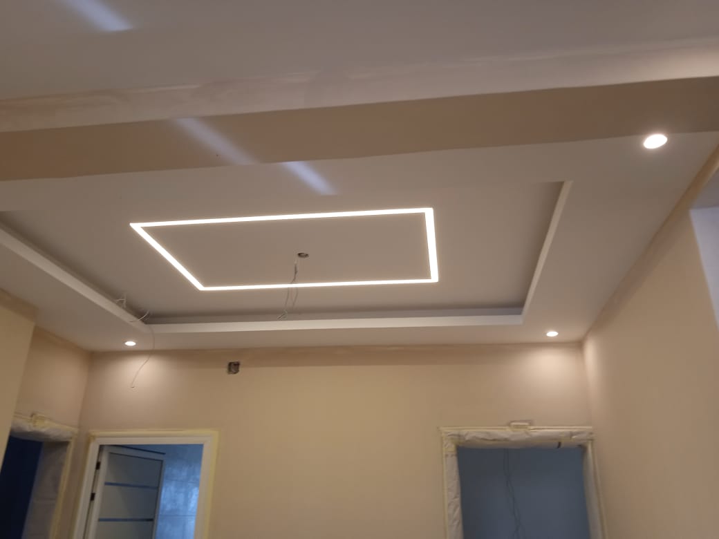 Classic Majlis Finishing with Chandeliers and Cornice Lighting